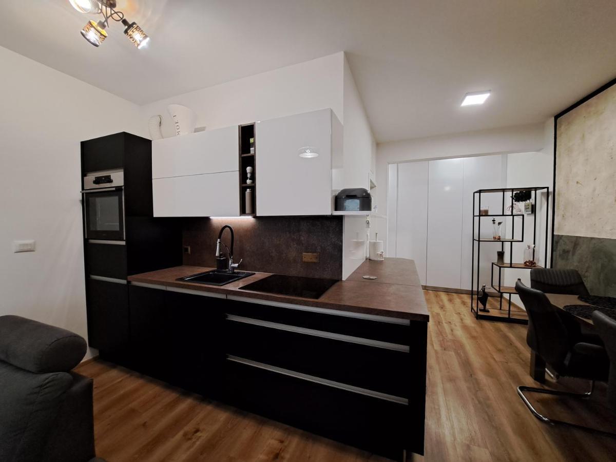 Stunning New With Free Parking Near City Centre *